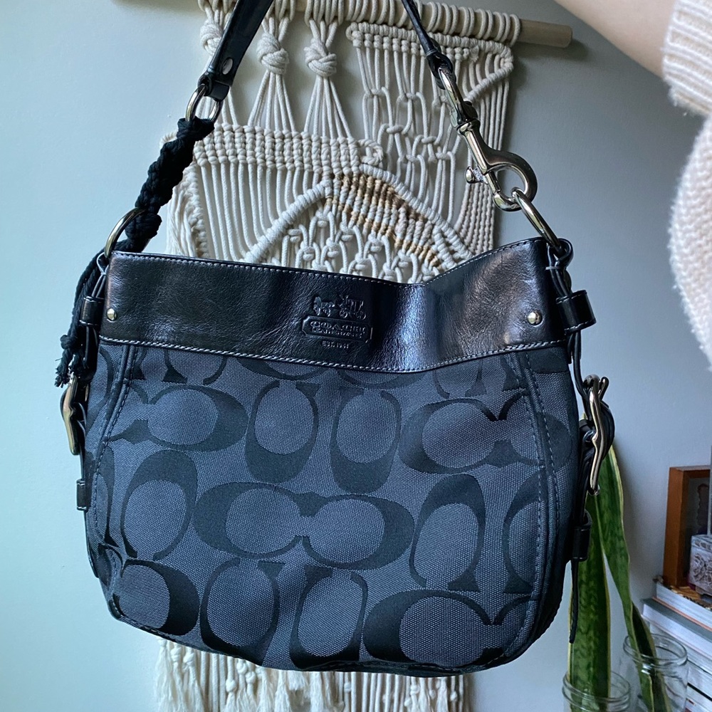 Coach Signature Black Zoe
